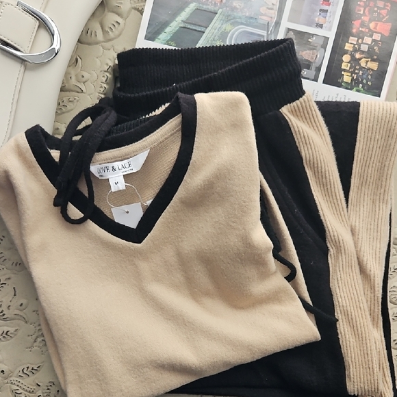 🦥🦥🦥 LOVE & LACE 2-Piece Travel and/or Lounge Set and 🦥🦥🦥 - Picture 1 of 12